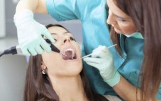 ضرس العقل العلوي