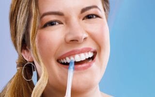 المرشح لتبييض الأسنان