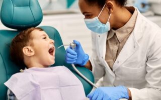 العناية بأسنان الأطفال