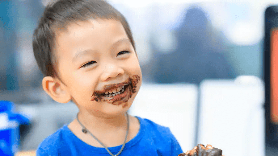 زيارة طبيب الأسنان للأطفال في مركز الأسنان بمجمع بطل