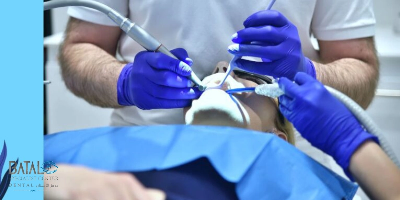 من يمكنه إجراء عمليات زراعة الاسنان