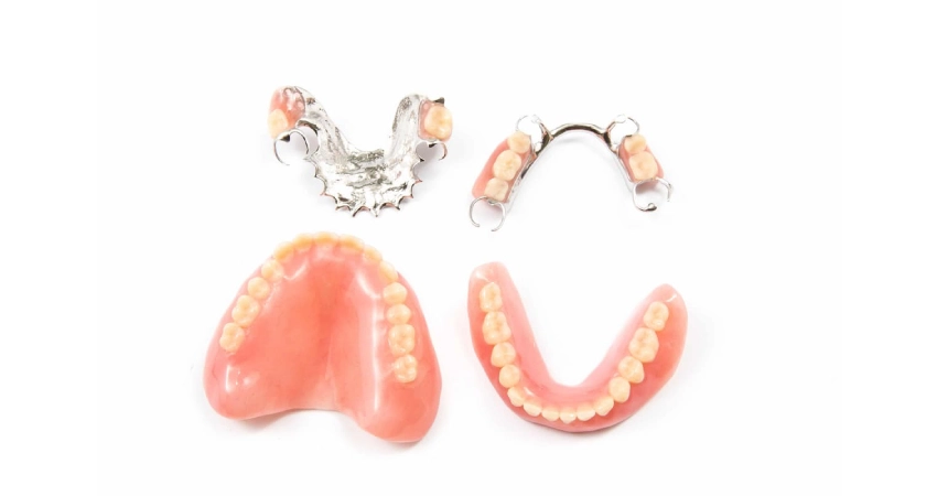 أطقم الأسنان