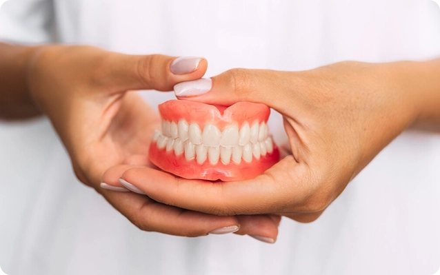 متى تحتاج إلى تركيبات الأسنان؟