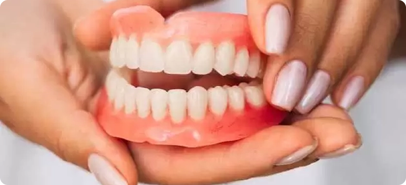 فوائد تركيبات الأسنان